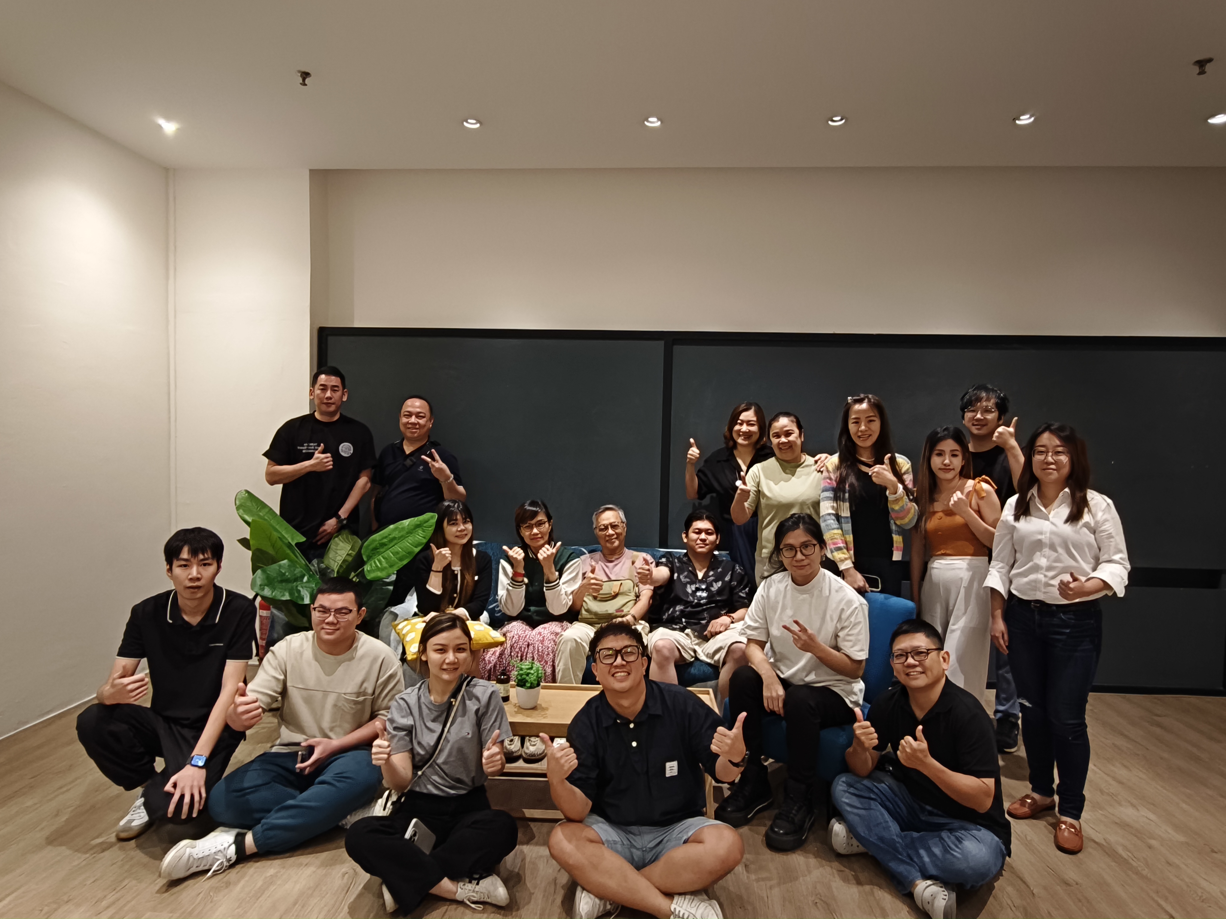 小班学员与导师的温暖合影